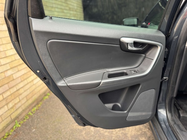Used Volvo XC60 2016 for sale - 74772269: Photo 77