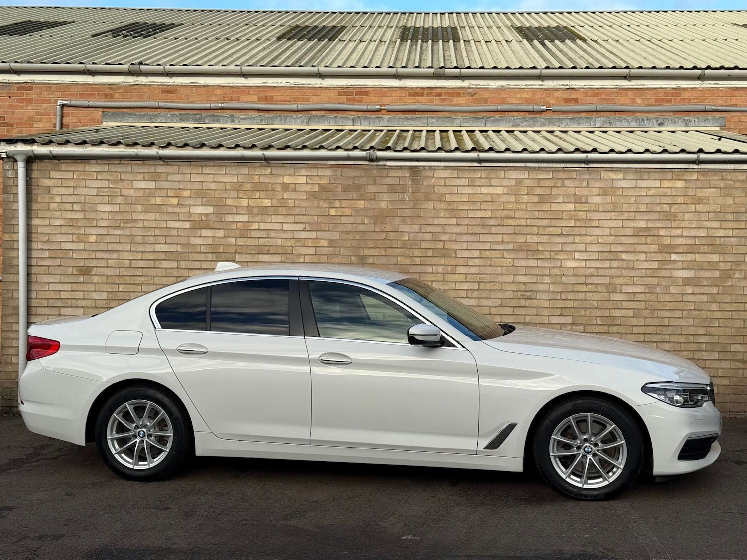 Used BMW 5 Series 2017 for sale - 77055555: Photo 27