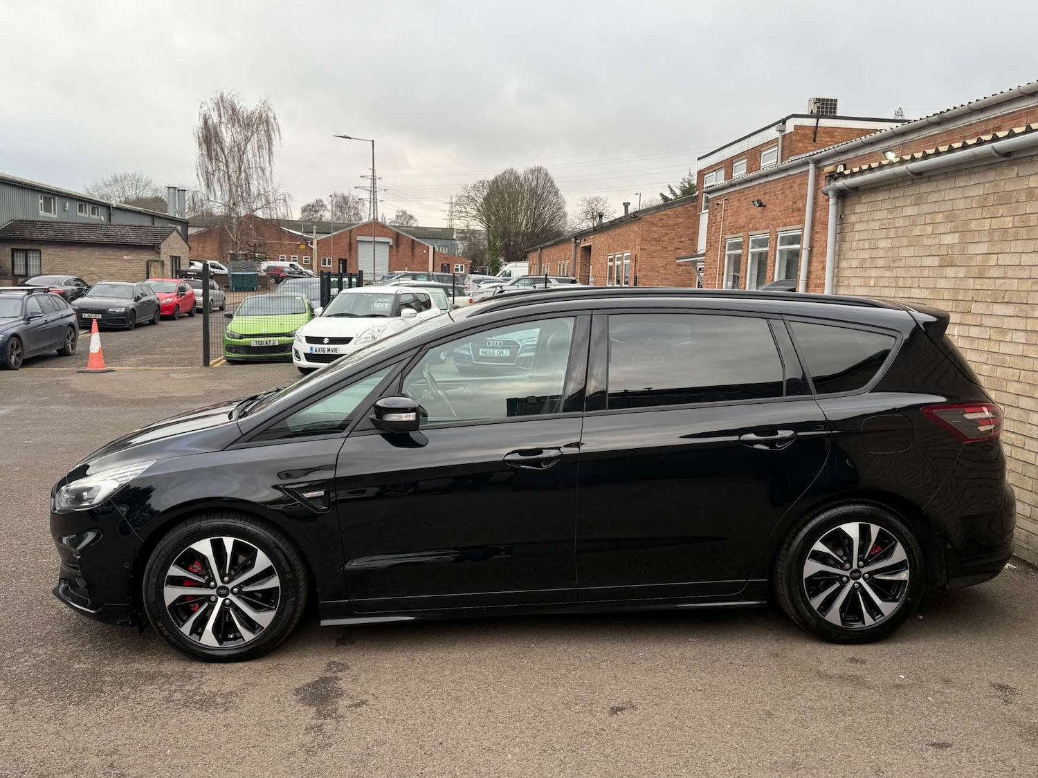 Used Ford S-Max 2019 for sale - 76949875: Photo 14