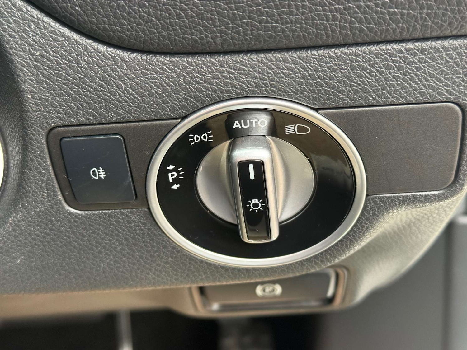 Used Mercedes-Benz CLA 2016 for sale - 77621950: Photo 40