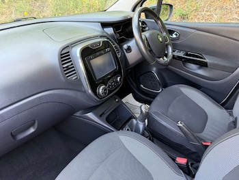 Used Renault Captur 2017 for sale - 79009933: Photo