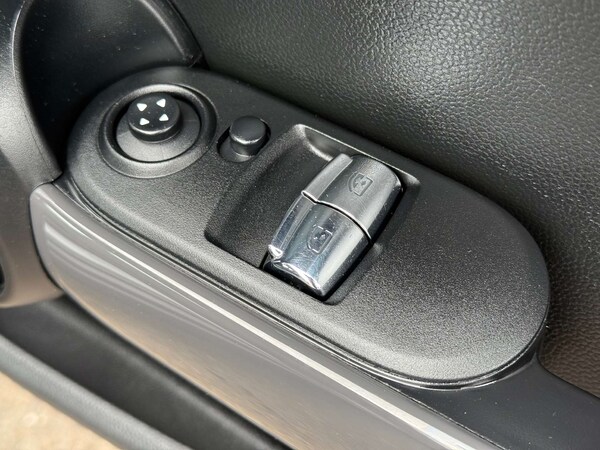 Used MINI Hatch 2017 for sale - 76231887: Photo 38