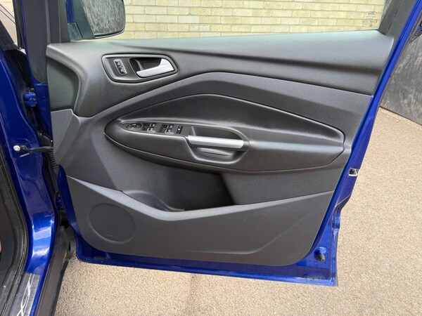 Used Ford Kuga 2015 for sale - 75716876: Photo 45