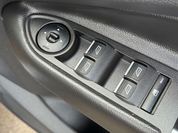 Used Ford Kuga 2015 for sale - 75716876: Photo 46