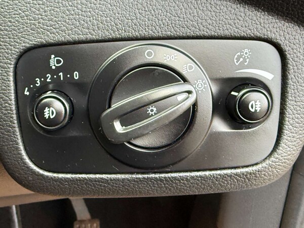 Used Ford Kuga 2015 for sale - 75716876: Photo 47