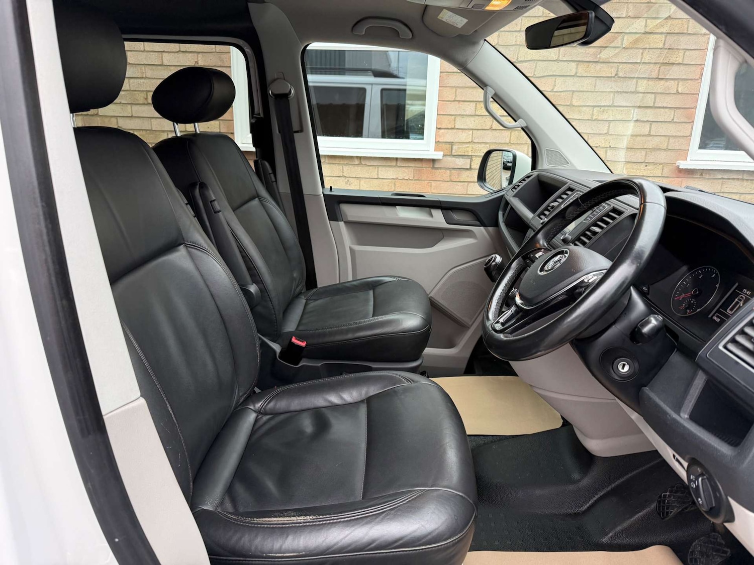 Used Volkswagen Transporter 2016 for sale - 77617144: Photo 11