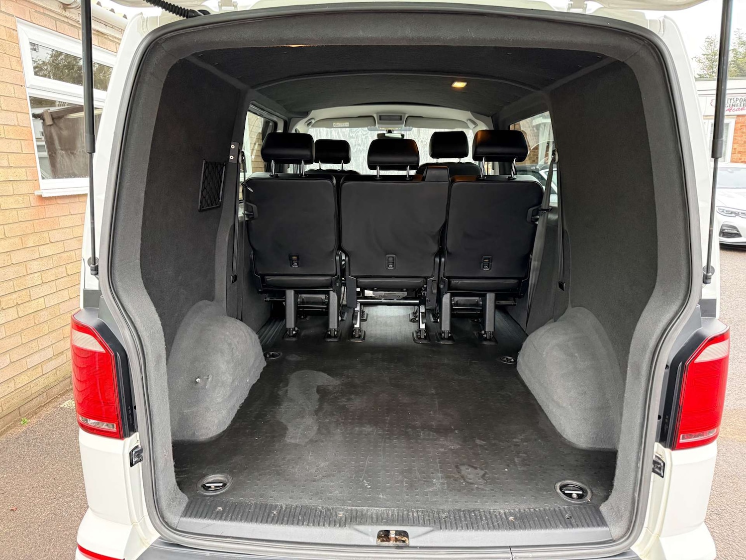 Used Volkswagen Transporter 2016 for sale - 77617144: Photo 41