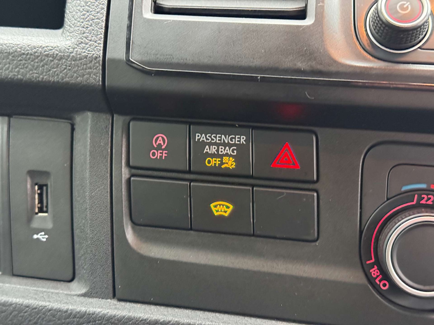 Used Volkswagen Transporter 2016 for sale - 77617144: Photo 54