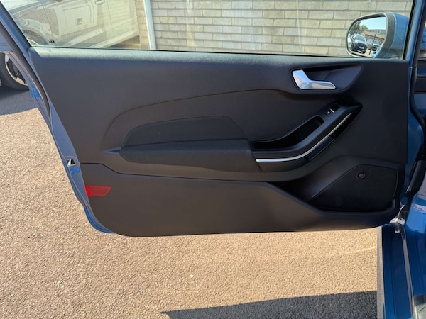 Used Ford Fiesta 2018 for sale - 75228353: Photo 59