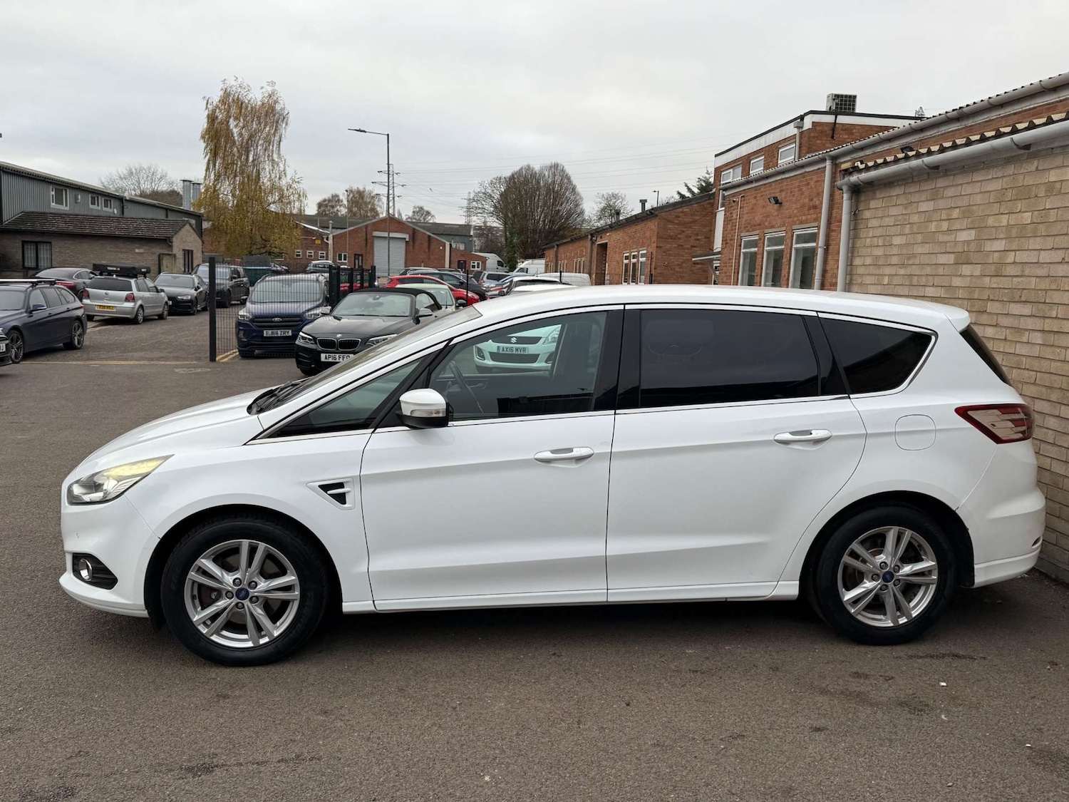 Used Ford S-Max 2016 for sale - 76642942: Photo 19