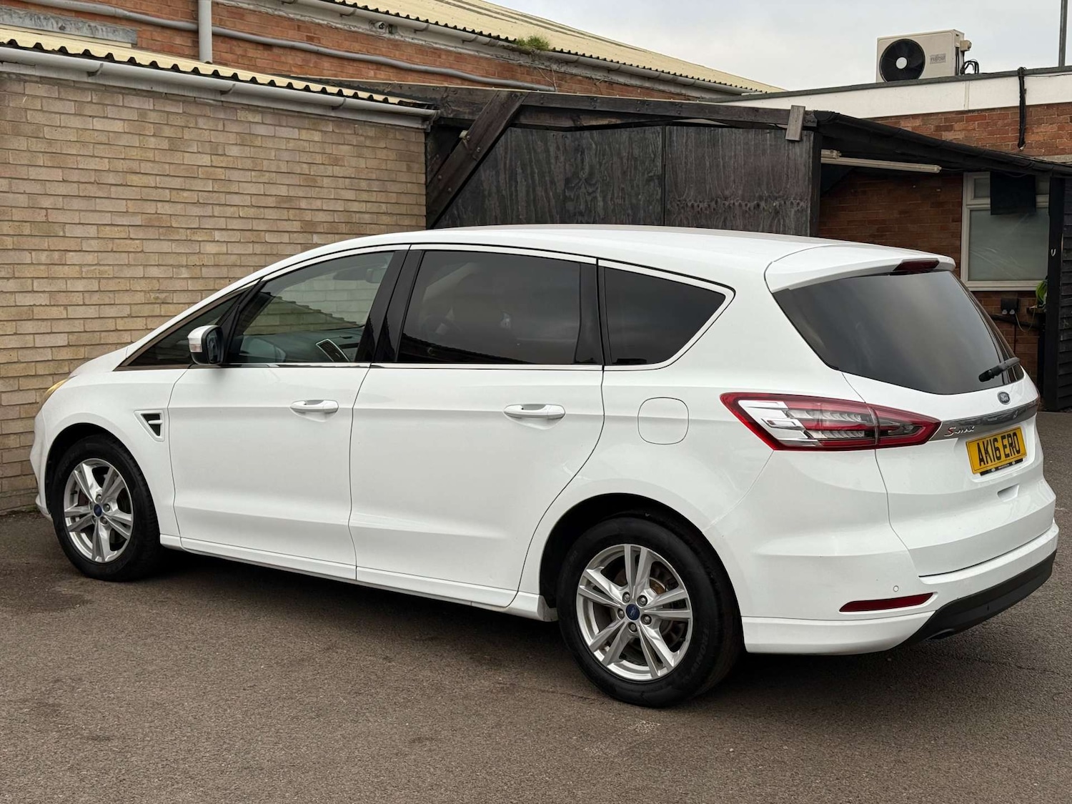 Used Ford S-Max 2016 for sale - 76642942: Photo 25