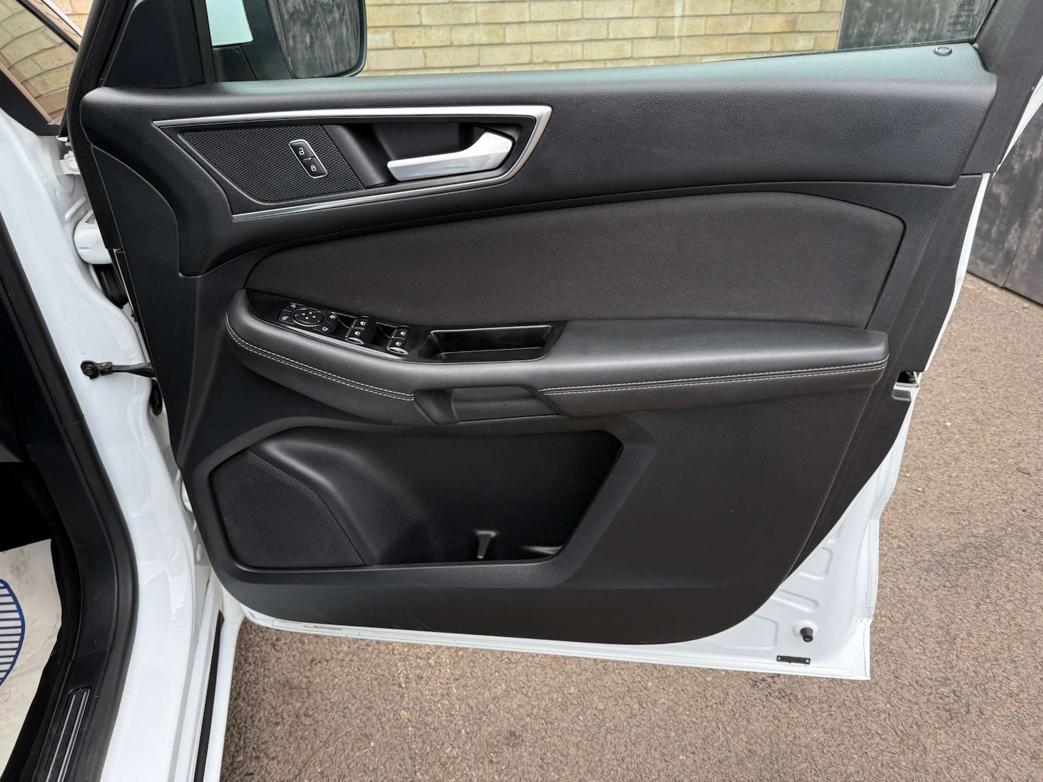 Used Ford S-Max 2016 for sale - 76642942: Photo 46