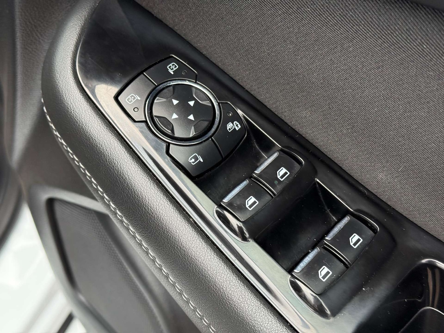 Used Ford S-Max 2016 for sale - 76642942: Photo 47