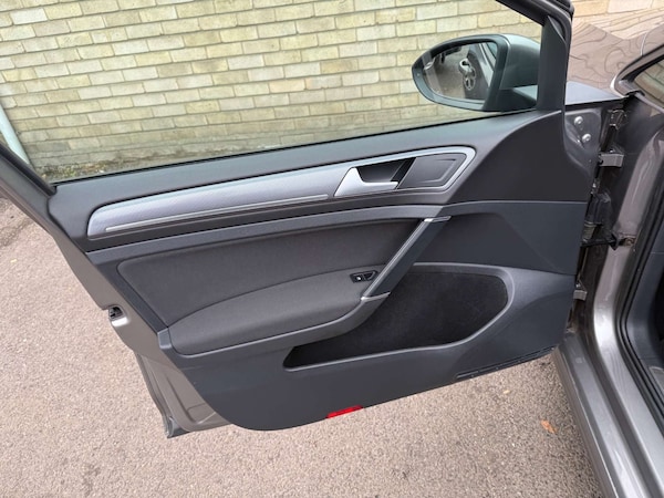 Used Volkswagen Golf 2016 for sale - 76230749: Photo 61