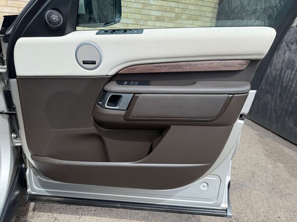 Used Land Rover Discovery 2017 for sale - 75045046: Photo 46