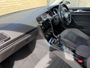 Used Volkswagen Golf 2018 for sale - 75723241: Photo