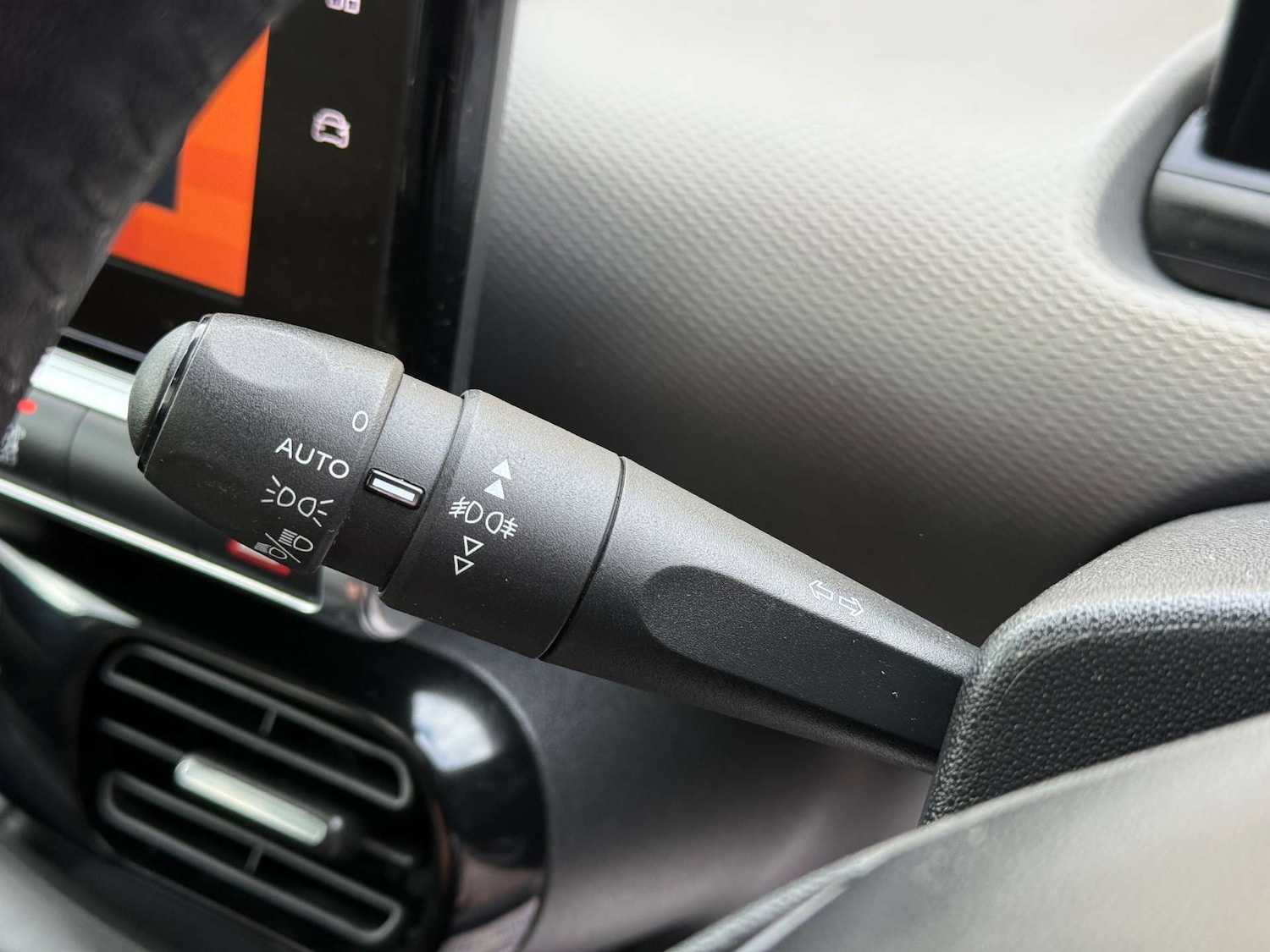 Used Citroen C4 Cactus 2018 for sale - 76385804: Photo 50