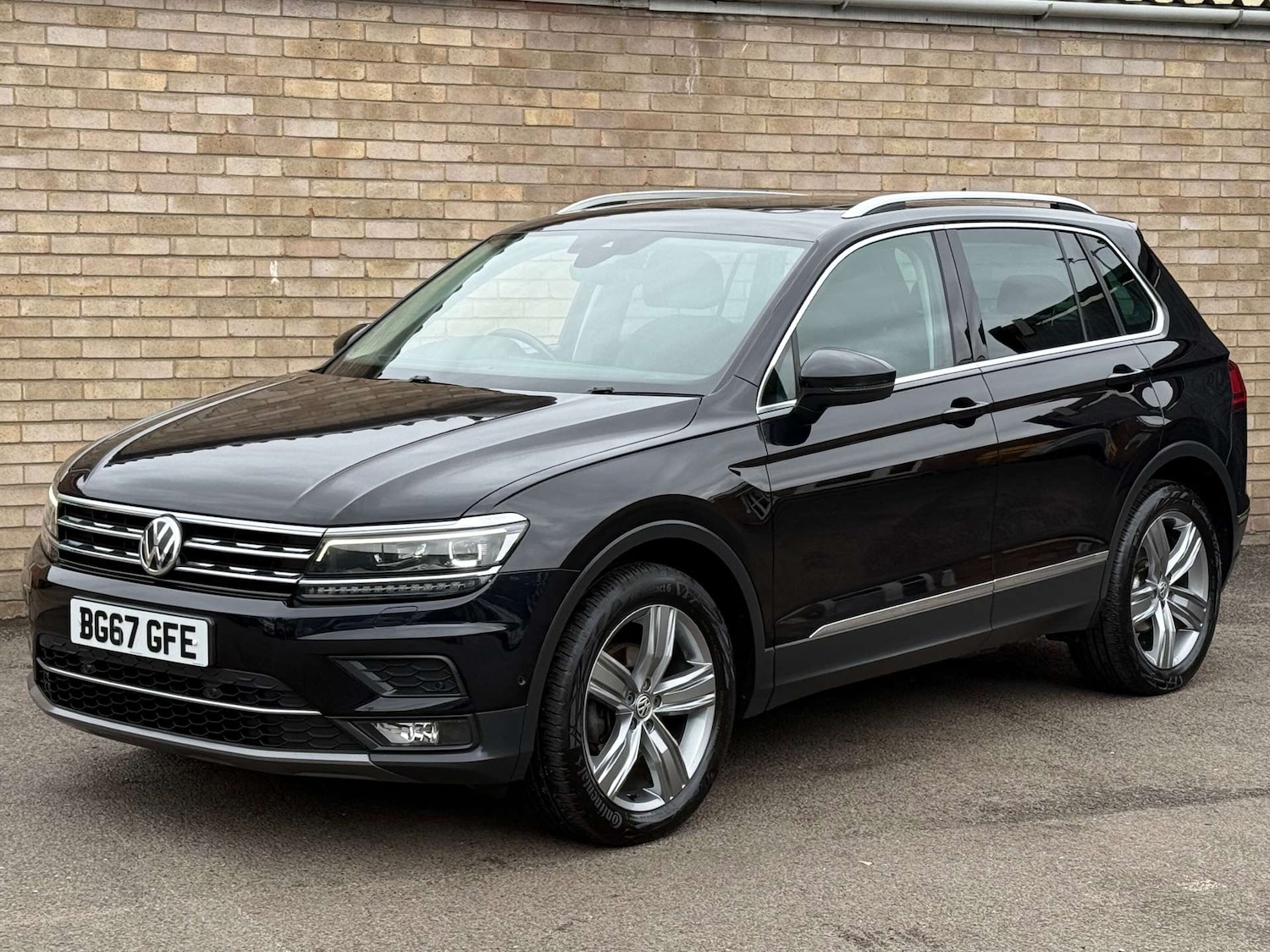 Used Volkswagen Tiguan 2017 for sale - 76028795: Photo 1