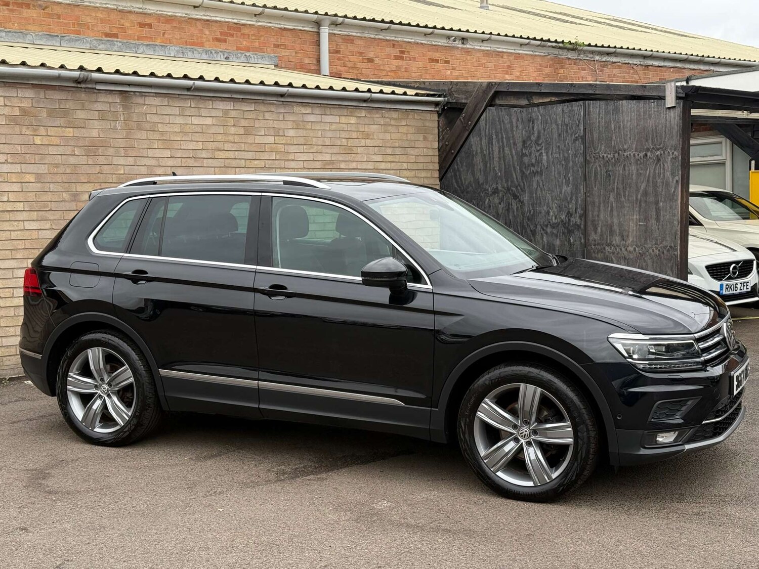 Used Volkswagen Tiguan 2017 for sale - 76028795: Photo 28