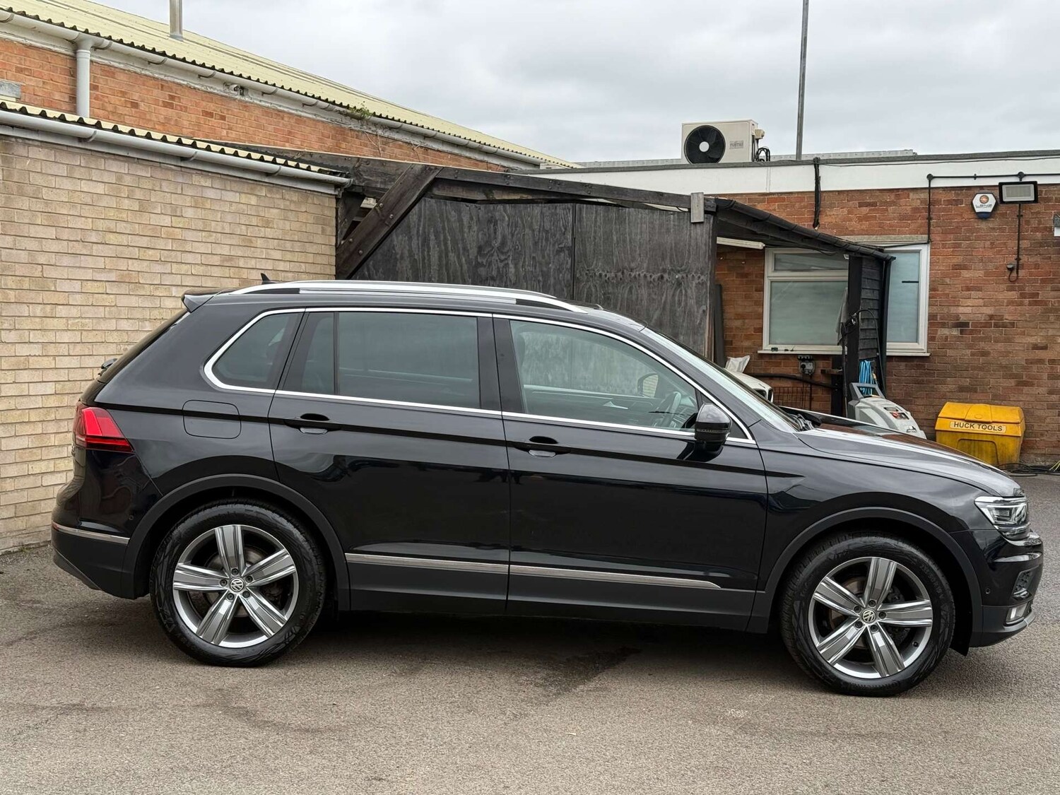 Used Volkswagen Tiguan 2017 for sale - 76028795: Photo 31