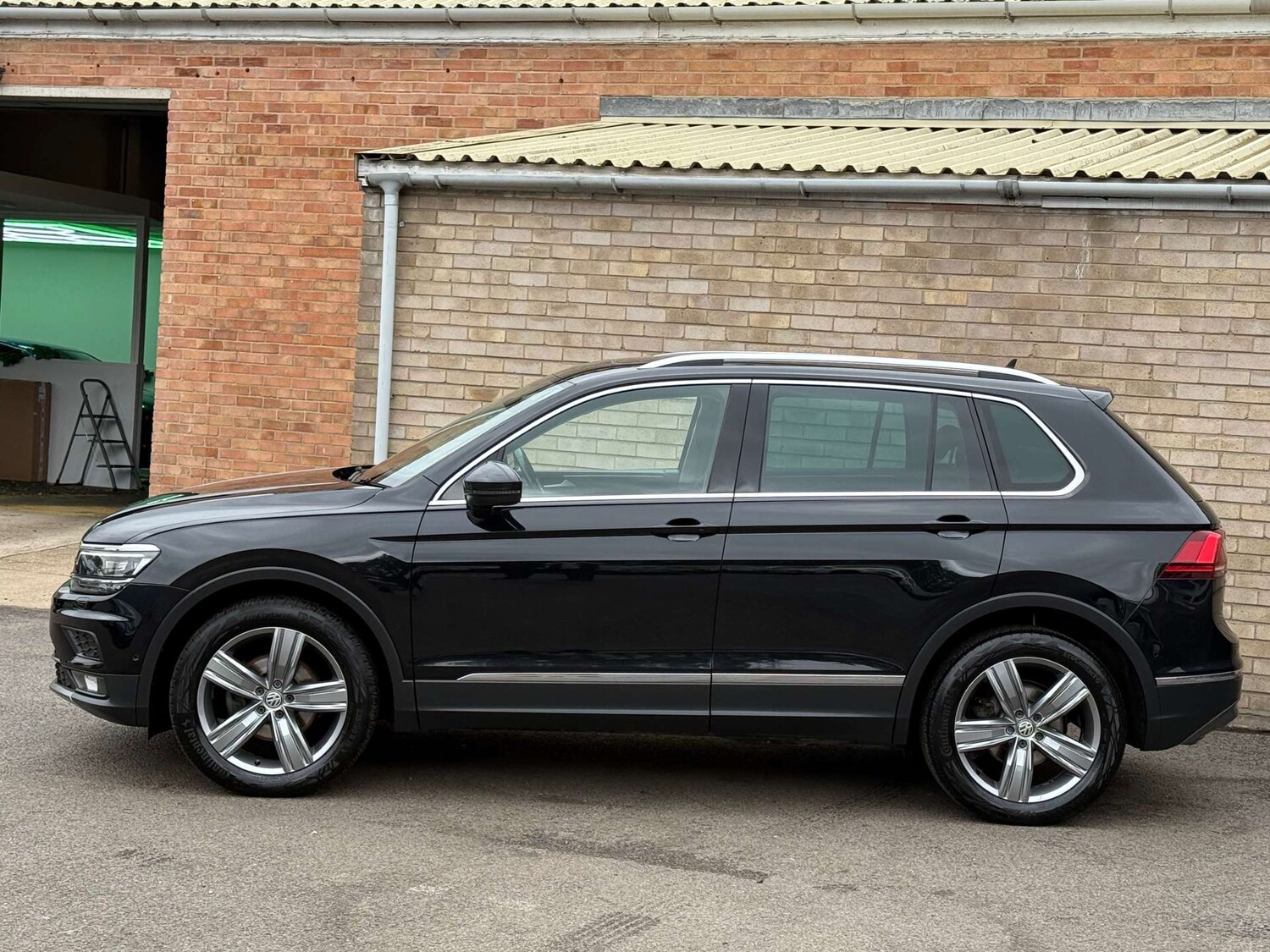Used Volkswagen Tiguan 2017 for sale - 76028795: Photo 32