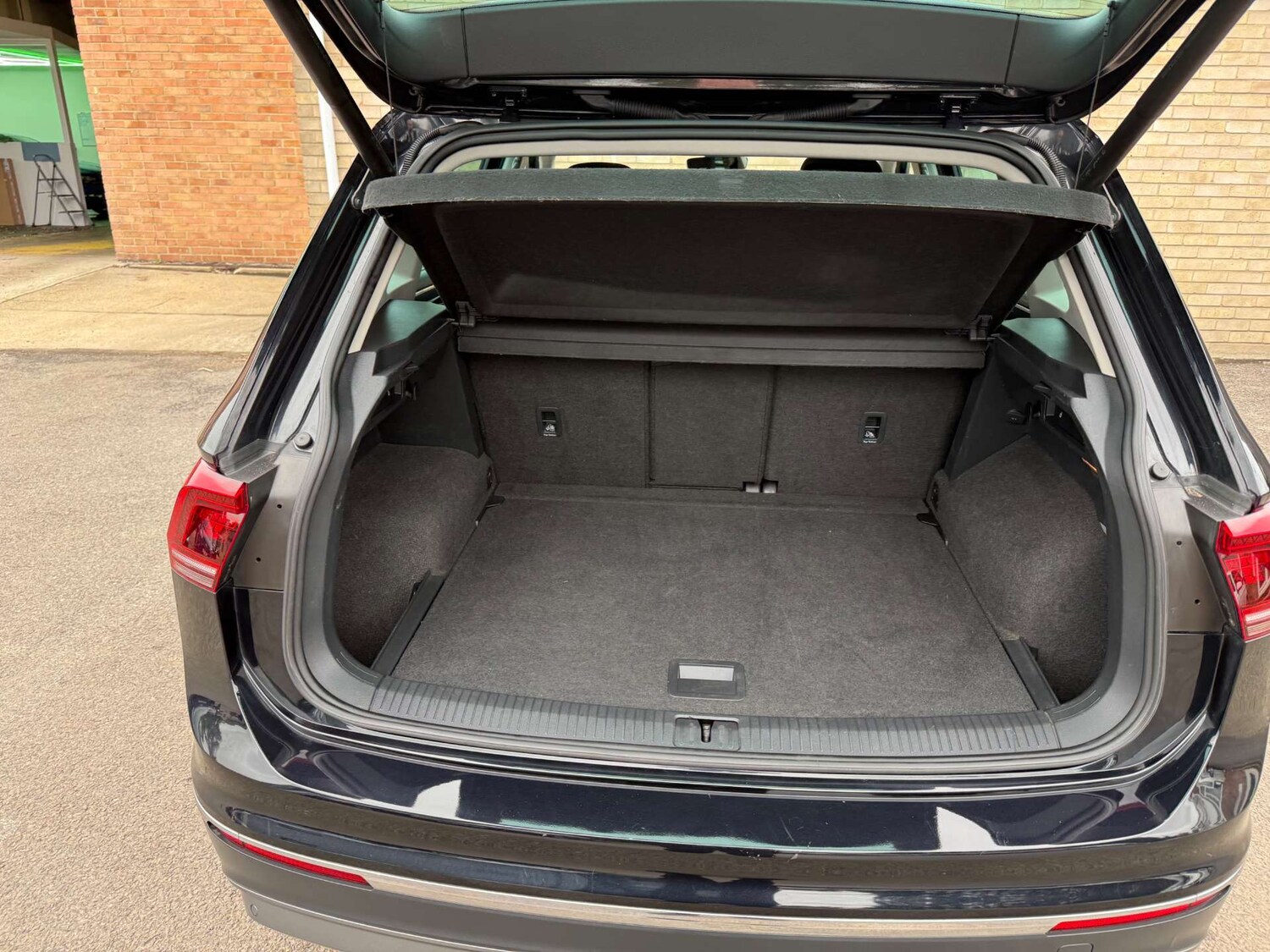 Used Volkswagen Tiguan 2017 for sale - 76028795: Photo 41