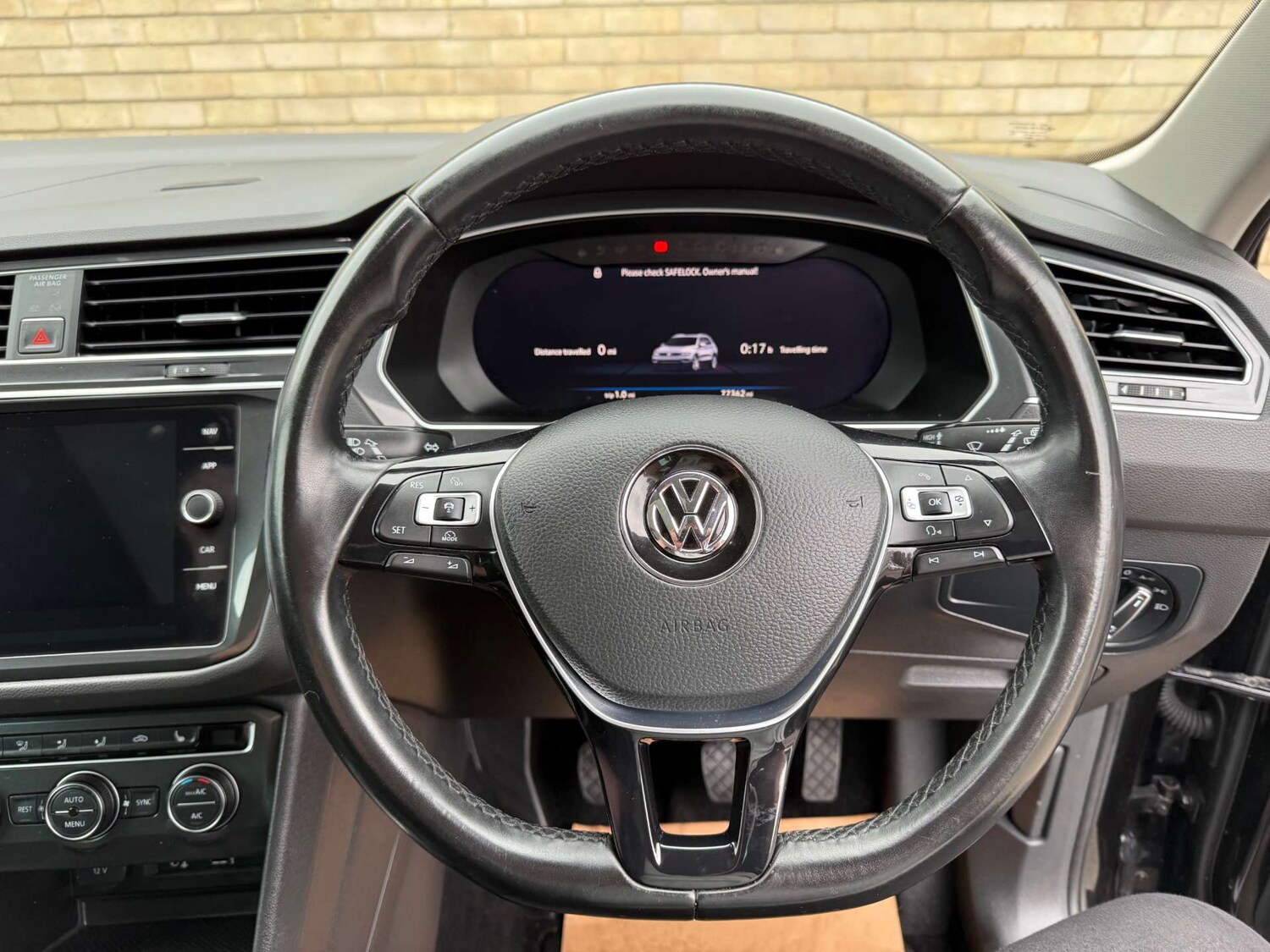 Used Volkswagen Tiguan 2017 for sale - 76028795: Photo 49