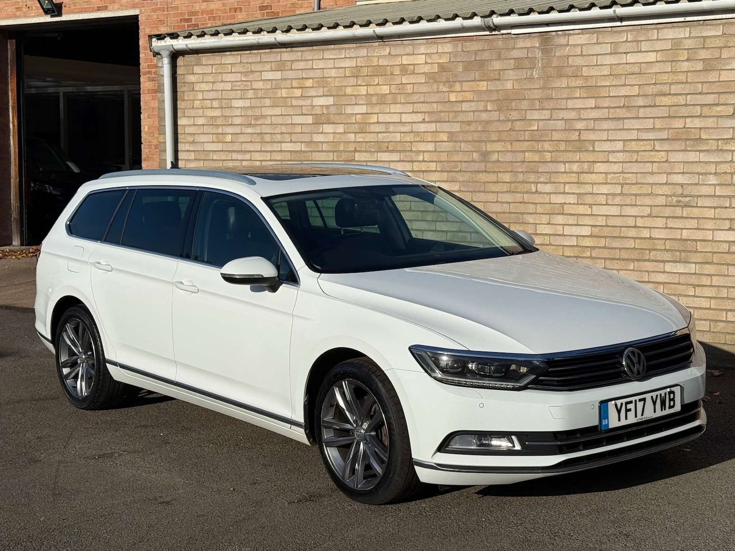 Used Volkswagen Passat 2017 for sale - 76385805: Photo 4