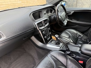 Used Volvo V40 2016 for sale - 75525637: Photo