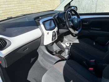 Used Peugeot 108 2014 for sale - 76184944: Photo 3
