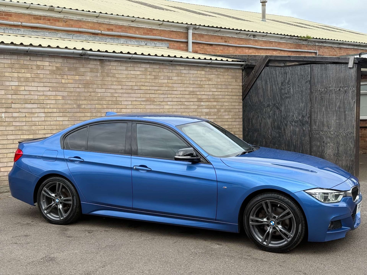 Used BMW 3 Series 2017 for sale - 76197209: Photo 27