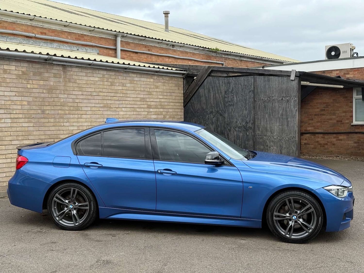 Used BMW 3 Series 2017 for sale - 76197209: Photo 34