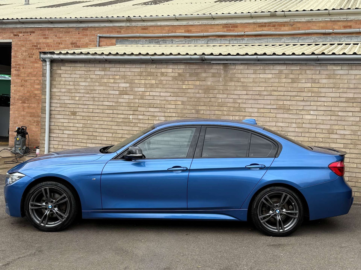 Used BMW 3 Series 2017 for sale - 76197209: Photo 35