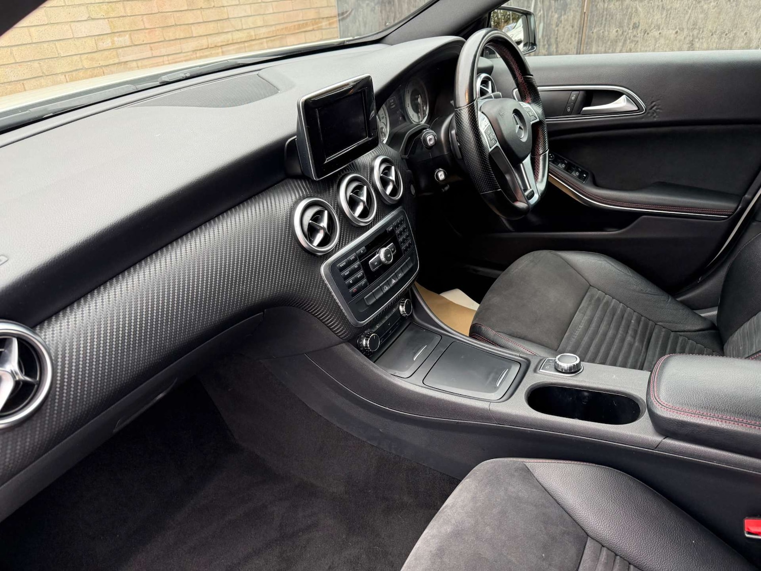 Used Mercedes-Benz A-Class 2014 for sale - 77621946: Photo 3