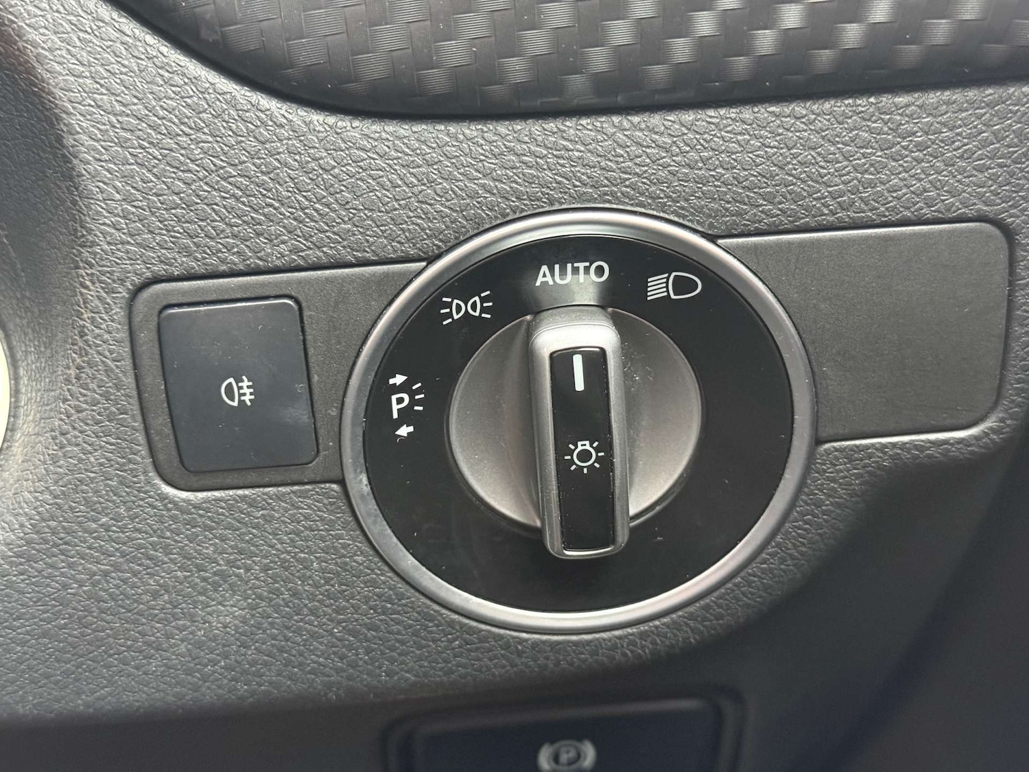 Used Mercedes-Benz A-Class 2014 for sale - 77621946: Photo 40