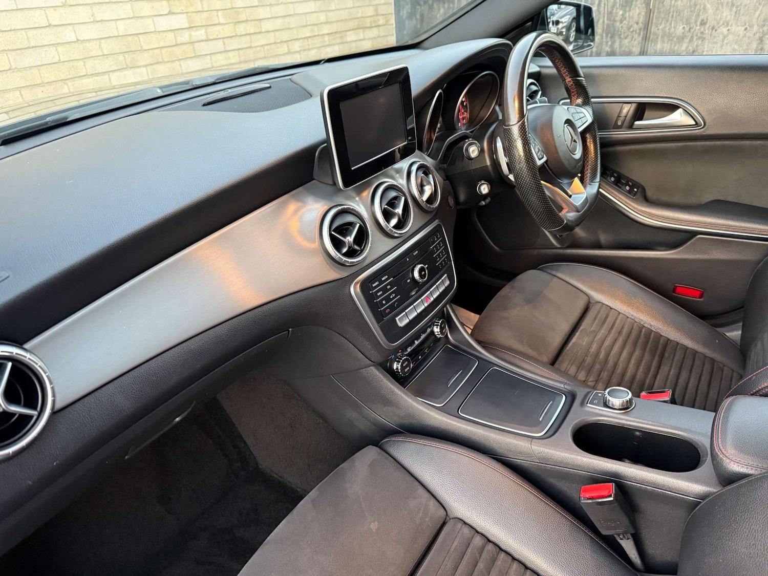 Used Mercedes-Benz CLA 2016 for sale - 76651382: Photo 3