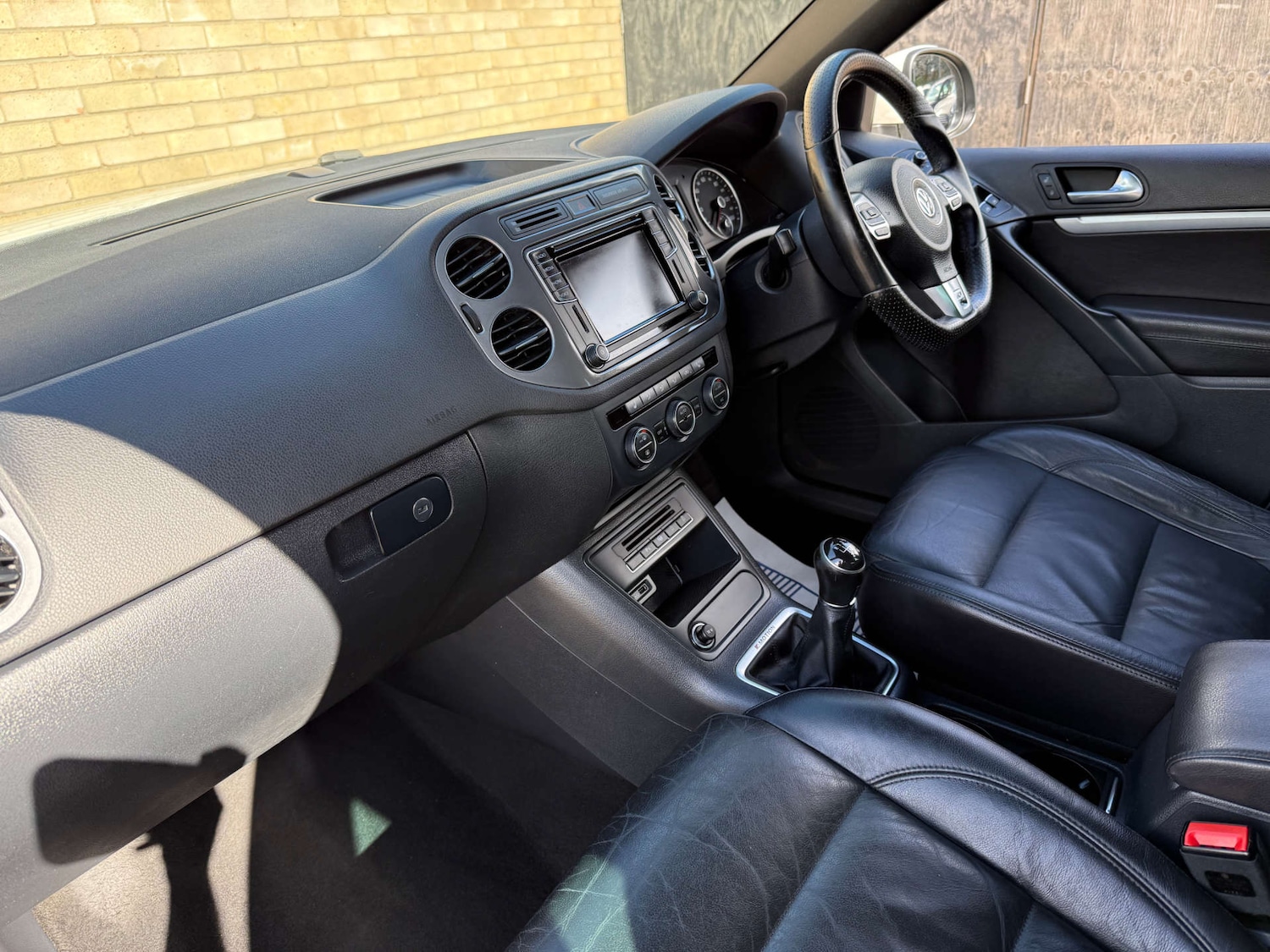Used Volkswagen Tiguan 2015 for sale - 76118368: Photo 3