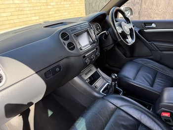 Used Volkswagen Tiguan 2015 for sale - 76118368: Photo 3