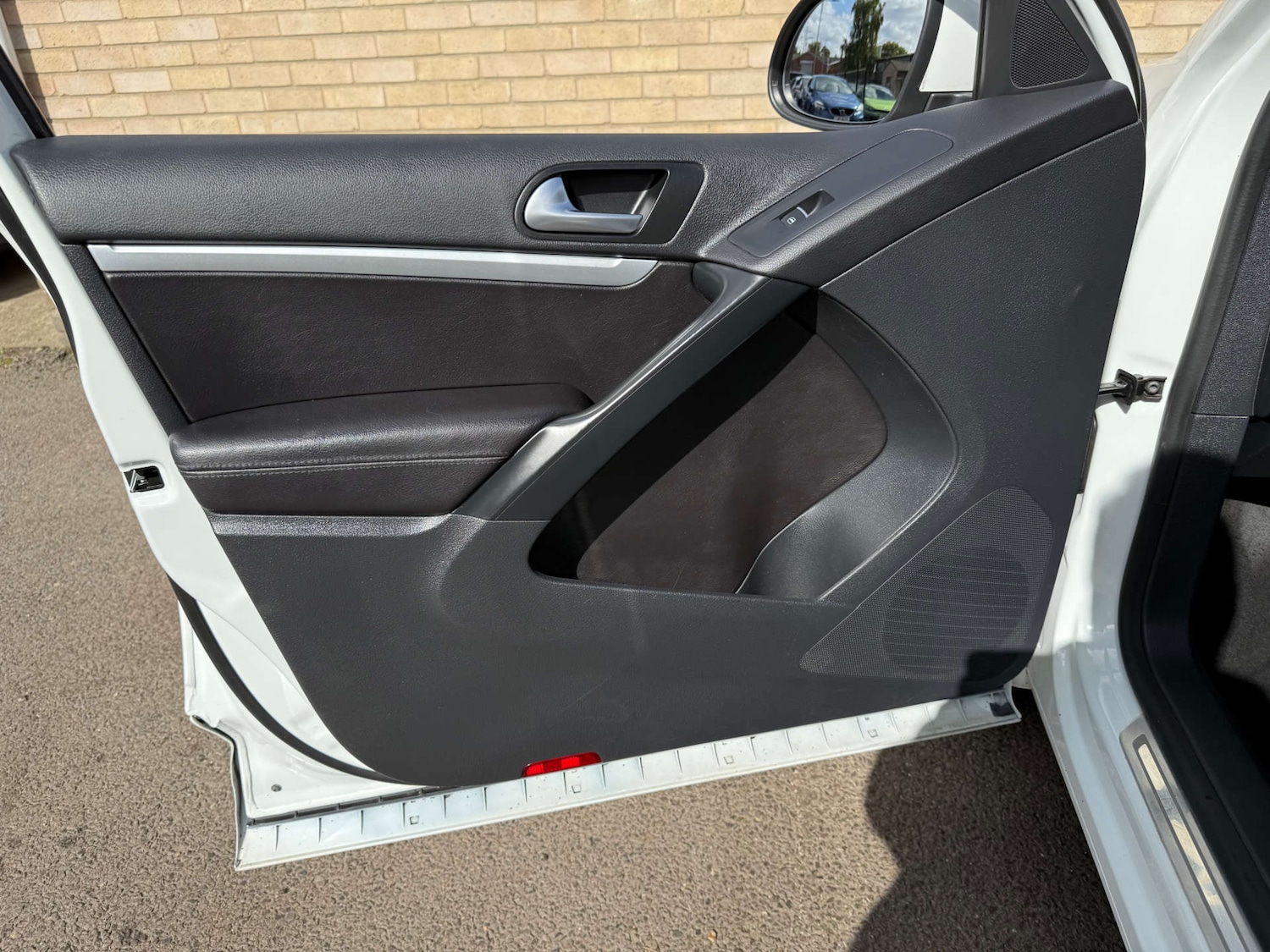Used Volkswagen Tiguan 2015 for sale - 76118368: Photo 56