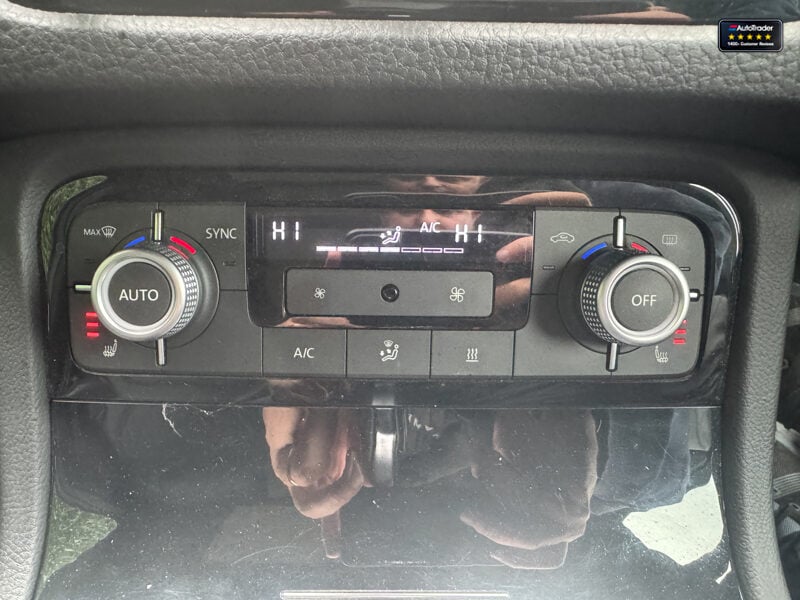 Used Volkswagen Touareg 2015 for sale - 77041792: Photo 33