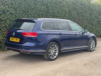 Used Volkswagen Passat 2017 for sale - 77917399: Photo