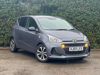 Used Hyundai i10 2019 for sale - 77689382: Photo