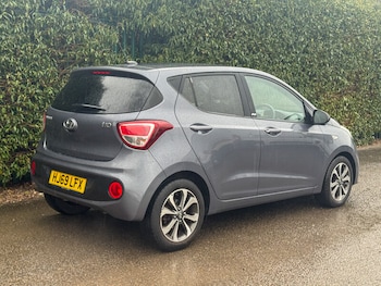Used Hyundai i10 2019 for sale - 77689382: Photo
