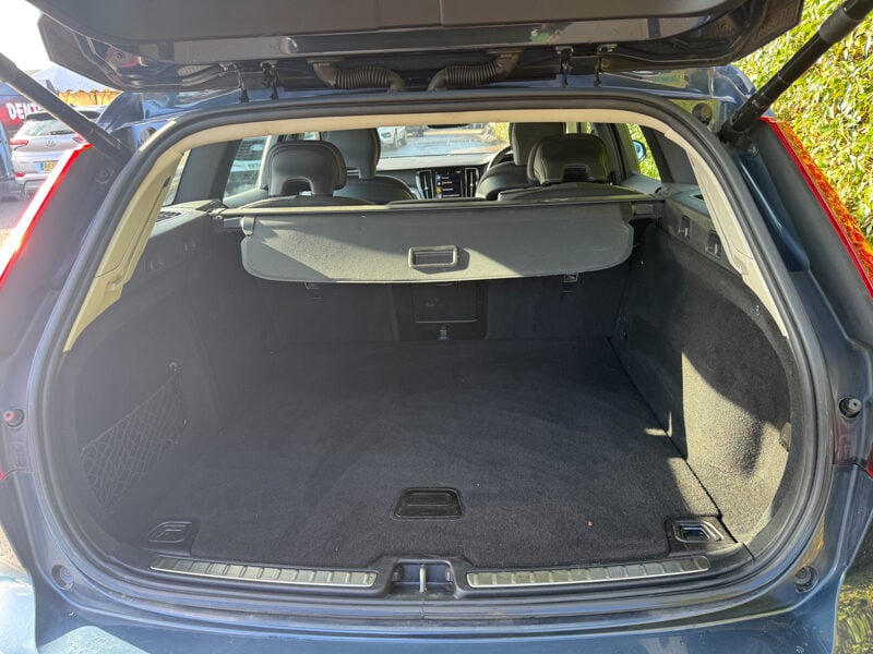 Used Volvo V60 2021 for sale - 77530427: Photo 9