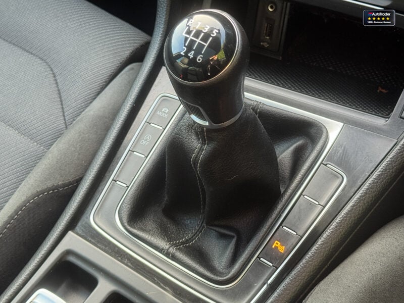 Used Volkswagen Golf 2016 for sale - 77041683: Photo 24