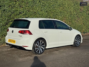 Used Volkswagen Golf 2016 for sale - 77041683: Photo