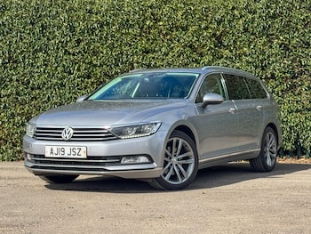 Used Volkswagen Passat 2019 for sale - 77917428: Photo