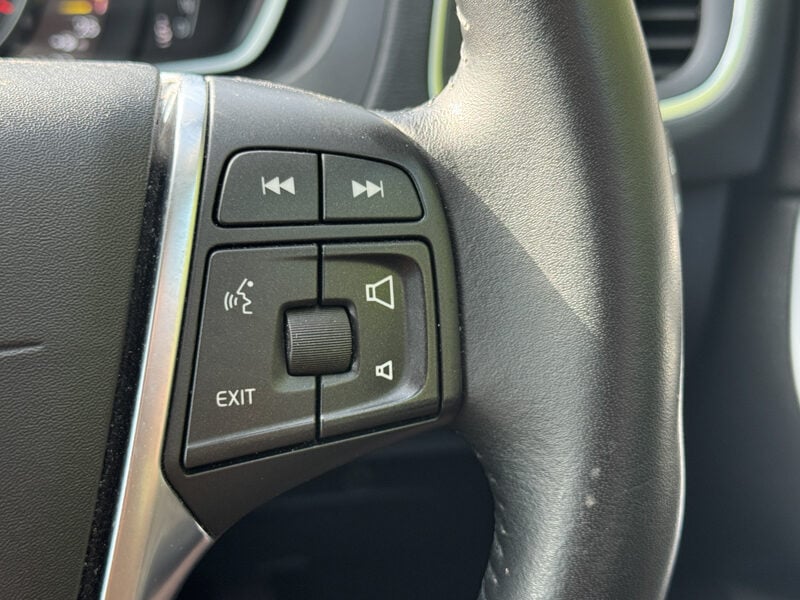 Used Volvo V40 2018 for sale - 77530424: Photo 15