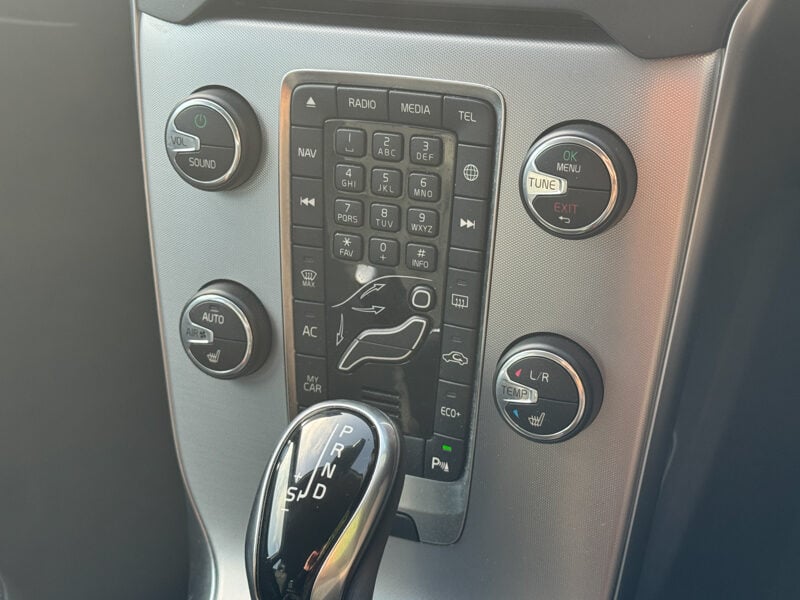 Used Volvo V40 2018 for sale - 77530424: Photo 27