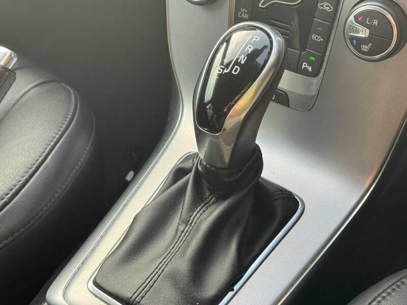 Used Volvo V40 2018 for sale - 77530424: Photo 28